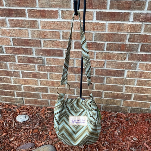 Cherella Blue, green & brown Floral unique crossbody or shoulder handbag - Picture 8 of 11